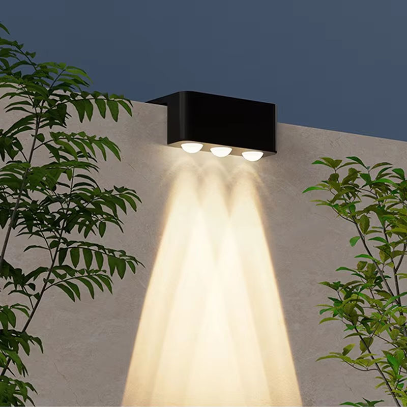1/2/4PCS  Solar Wall Light Out - Outdoor Lighting On Fence reseña y precio